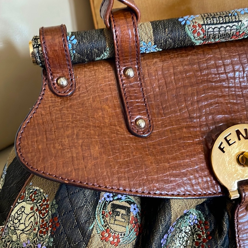 FENDI EUC TOBACCO PEQUIN STRIPES FABRIC AND LEATHER MAGIC SHOULDER BAG RARE FIND - Picture 5 of 17